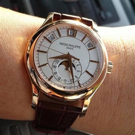 cách đeo đồng hồ patek philippe geneve|Trải nghiệm sự vượt thời gian: Cảm giác đeo đồng hồ Patek .